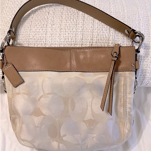 Coach Purse, White, 2 straps, Zip closure - Picture 3 of 7